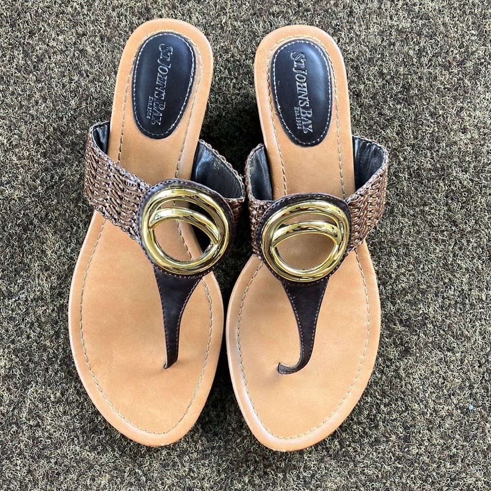 ST. John’s Bay Brown/Gold Sandals